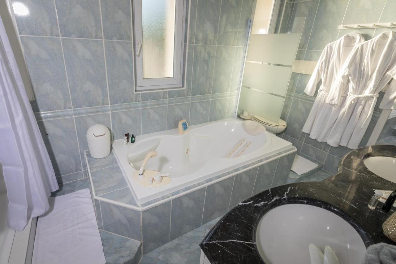 Domaine La Corniche Bed & Breakfast Bayon Екстериор снимка